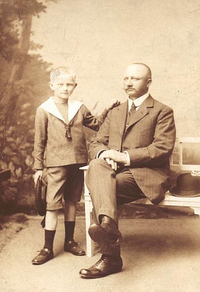 J.C. la Grand met zoon Ger