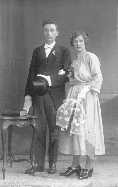 Trouwfoto echtpaar Van Diggelen-La Grand 2 augustus 1922
 